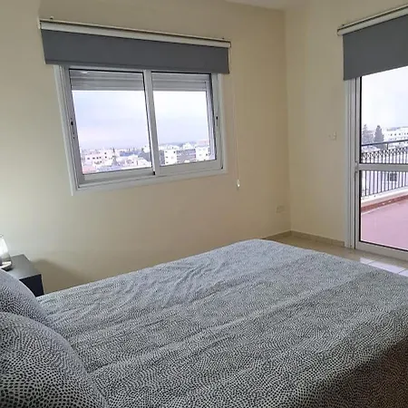 アパート Parlena Latsia