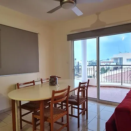 アパート Parlena Latsia *